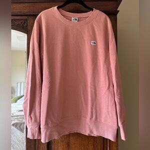 Women’s The North Face crewneck in XL